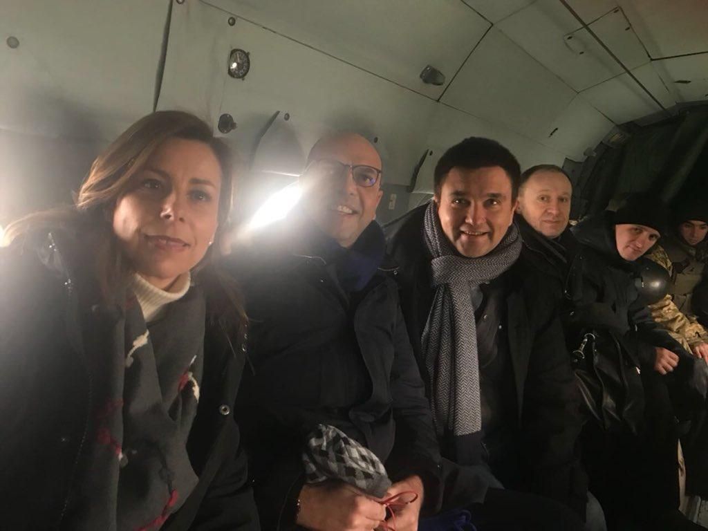 Клімкін повіз главу МЗС Італії на Донбас: опубліковані фото Клімкін повіз главу МЗС Італії на Донбас: опубліковані фото