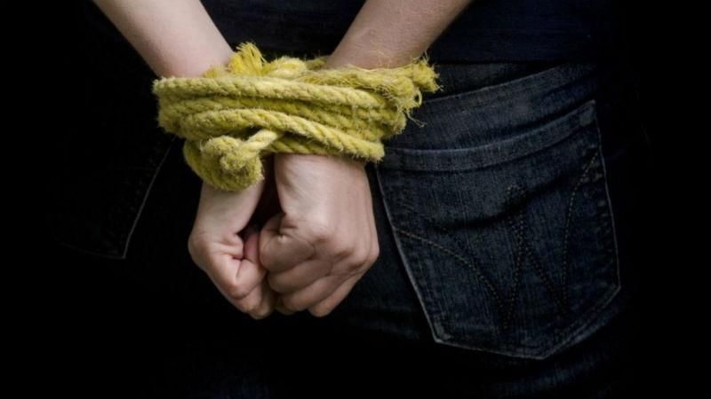 В Киеве со стрельбой похитили бизнесмена В Киеве со стрельбой похитили бизнесмена