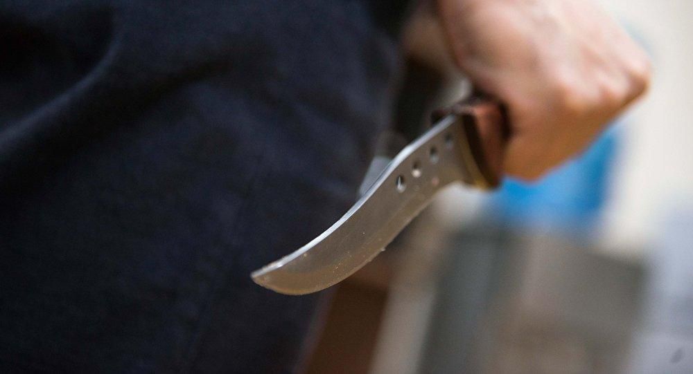Небезпечні ігри з ножем: у Росії в школі підліток травмував дівчинку 