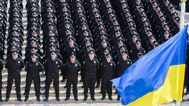 На скільки відрізняються дані МВС від Нацполіції щодо кількості правоохоронців в Україні
