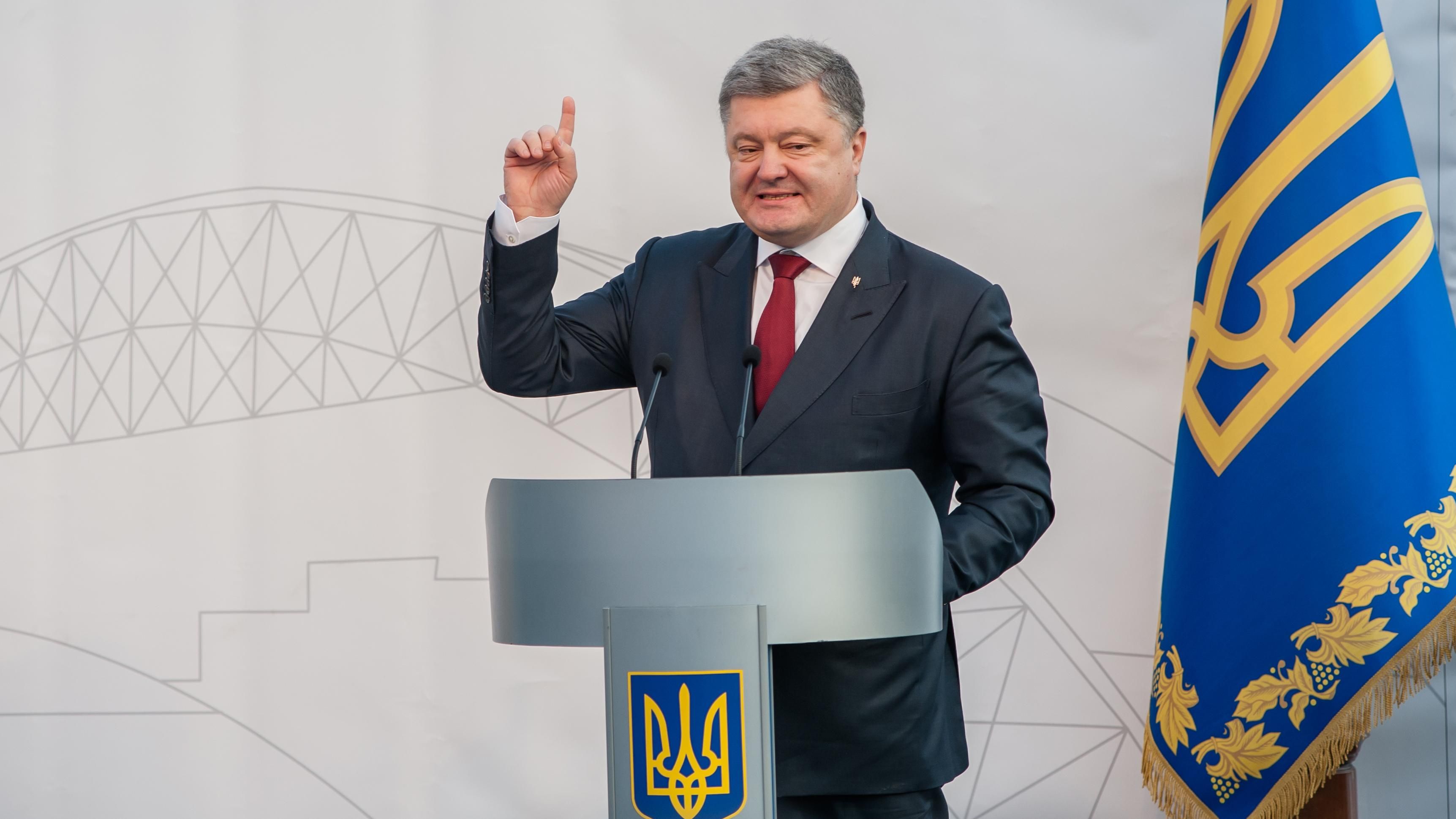 Порошенко жестко отреагировал на польский закон о "запрете бандеровской идеологии" Порошенко жестко отреагировал на польский закон о "запрете бандеровской идеологии"