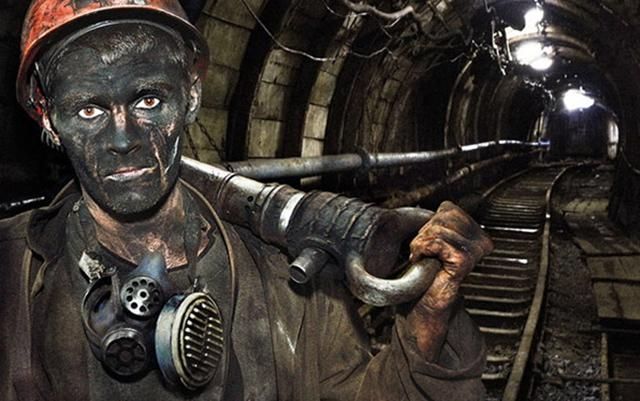 Шахтеры устроили бунт боевикам "ЛНР" Шахтеры устроили бунт боевикам "ЛНР"