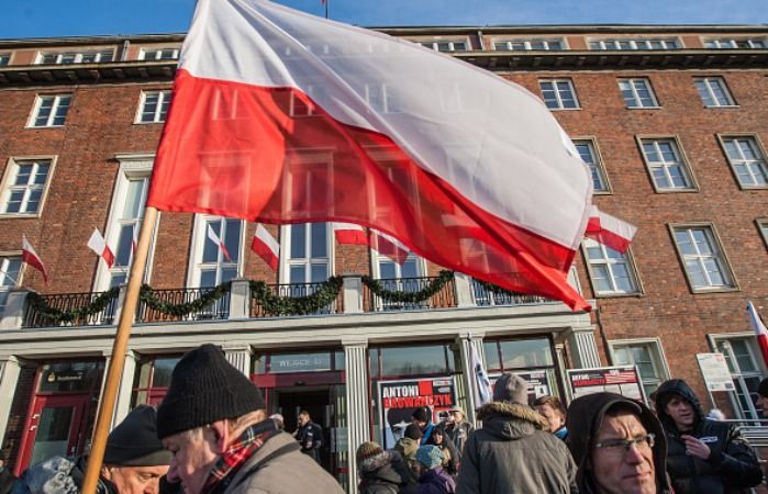 Из-за скандального закона Польша испортила отношения не только с Украиной Из-за скандального закона Польша испортила отношения не только с Украиной