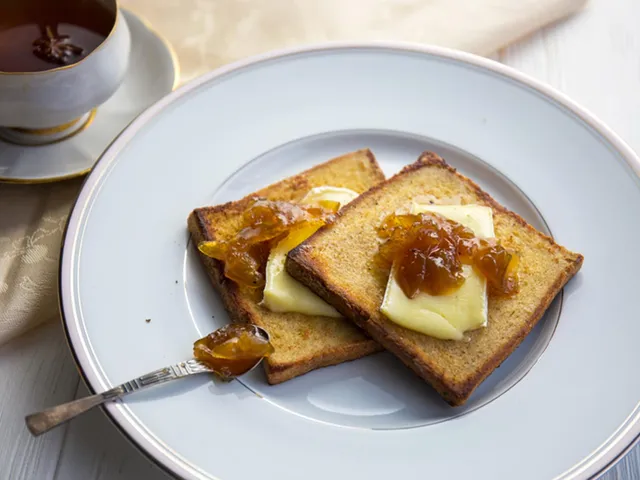Сніданок в ліжко на 14 лютого: рецепт французьких тостів 