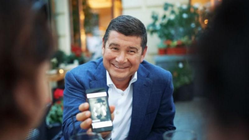 Втікач-Онищенко показав, як "замаскувався" в Дубаї Втікач-Онищенко показав, як "замаскувався" в Дубаї