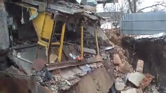 У Харкові будівля провалилась крізь землю: фото У Харкові будівля провалилась крізь землю: фото