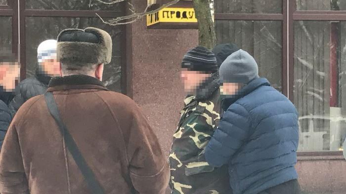 Как действующий и два бывших правоохранителя за деньги помогали избежать уголовной ответственности Как действующий и два бывших правоохранителя за деньги помогали избежать уголовной ответственности