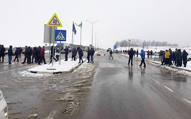 Блокирование дороги до границы с Польшей: в полиции рассказали о ситуации на пунктах пропуска