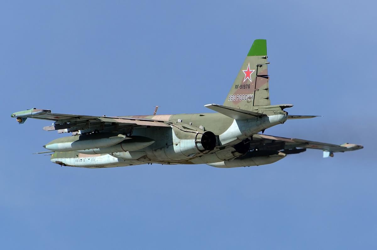 У Сирії збили російський літак Су-25: відео