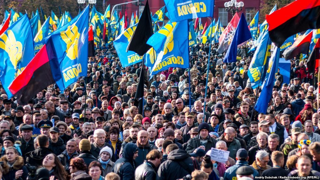 "Свободівці" планують акції протесту під дипустановами Польщі через "бандерівський" закон