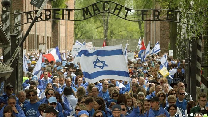 Наказать Польшу: главный раввин Украины предложил перенести "Марш живых" в Украину Наказать Польшу: главный раввин Украины предложил перенести "Марш живых" в Украину