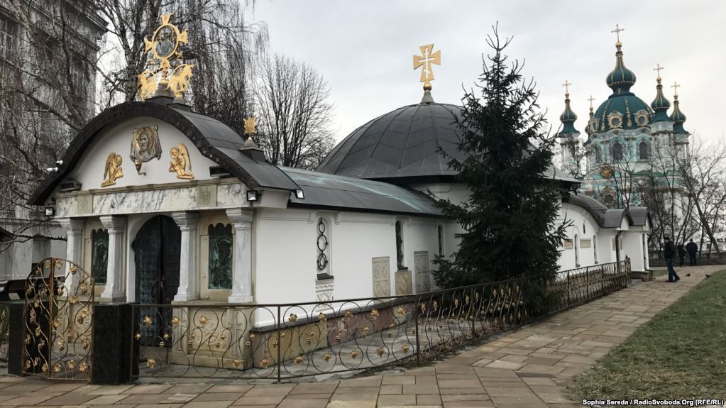Як соратники Януковича причетні до незаконного будівництва монастиря УПЦ МП біля Десятинної церкви: розслідування