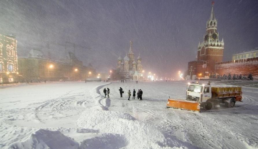 На Москву звалився "снігопад століття": фото наслідків