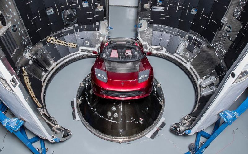 7 років підготовки: Маск запускає на Марс ракету Falcon Heavy з червоним спорткаром на борту
