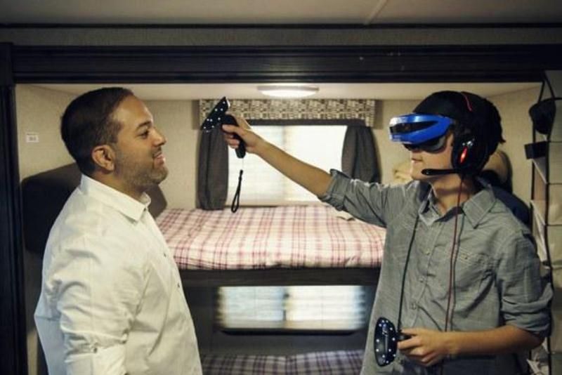 Першу у світі "віртуальну" церкву в США "відвідують" не лише віряни, а й атеїсти: фоторепортаж Першу у світі "віртуальну" церкву в США "відвідують" не лише віряни, а й атеїсти: фоторепортаж