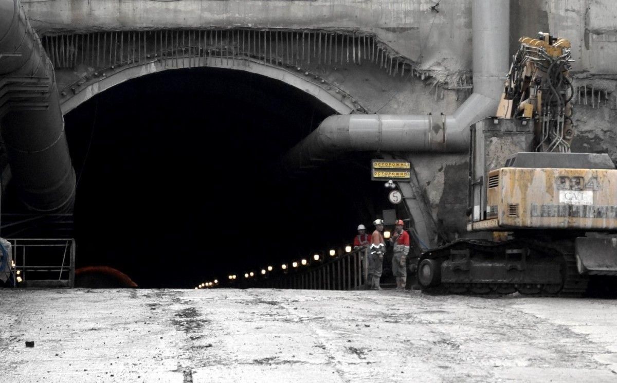 "Укрзализныця" обещает достроить Бескидский тоннель раньше срока