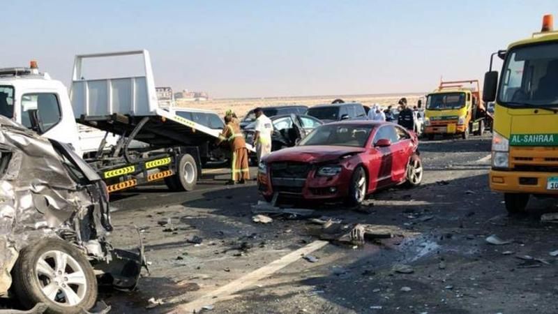 В Арабських Еміратах на дорозі зіткнулись майже 50 машин: фото, відео