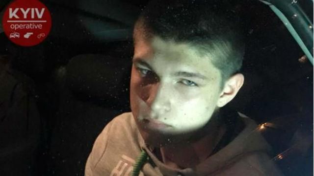 Підозрюваний у розбої син нардепа Попова може бути причетний до ще кількох злочинів Підозрюваний у розбої син нардепа Попова може бути причетний до ще кількох злочинів