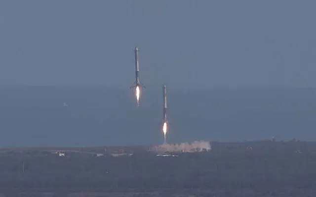 прискорювачі Falcon Heavy SpaceX