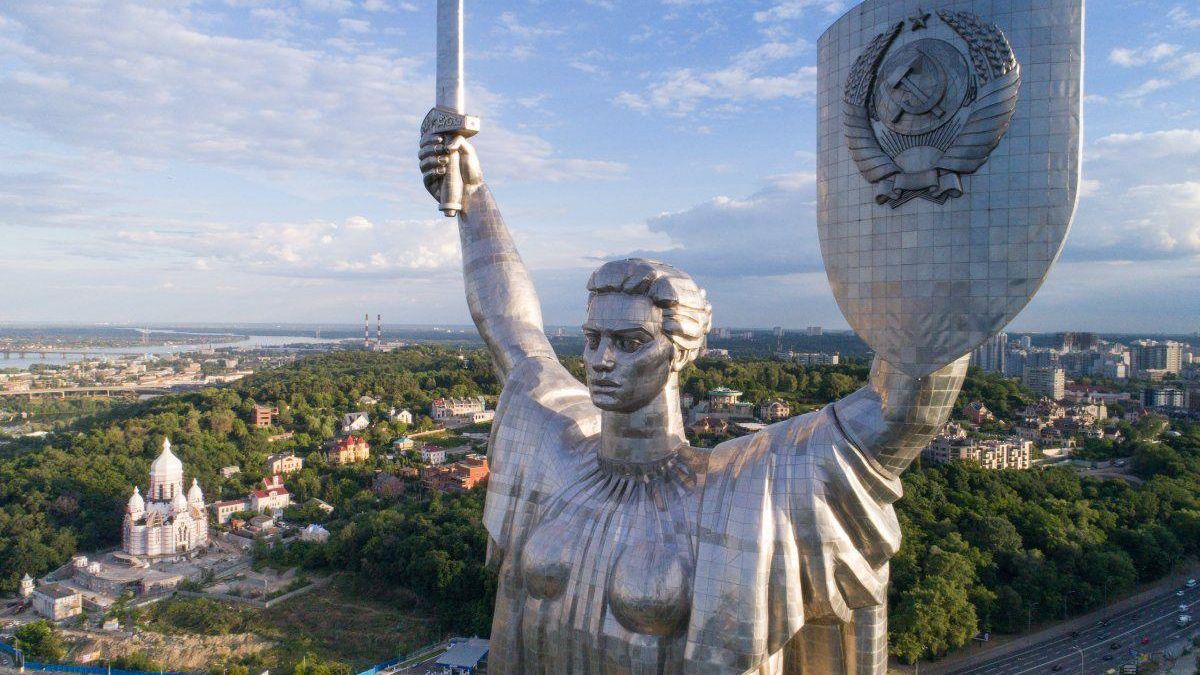 У Києві декомунізують пам'ятник "Батьківщина-мати" 