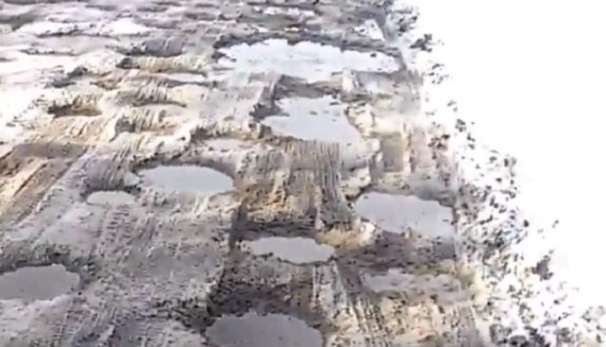 "Кілометри жаху": українців шокувала повністю розбита дорога на Львівщині (відео)