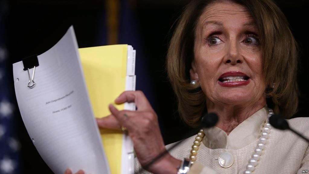 Лидер демократов США произнесла самую длинную за последнее столетие речь Лидер демократов США произнесла самую длинную за последнее столетие речь