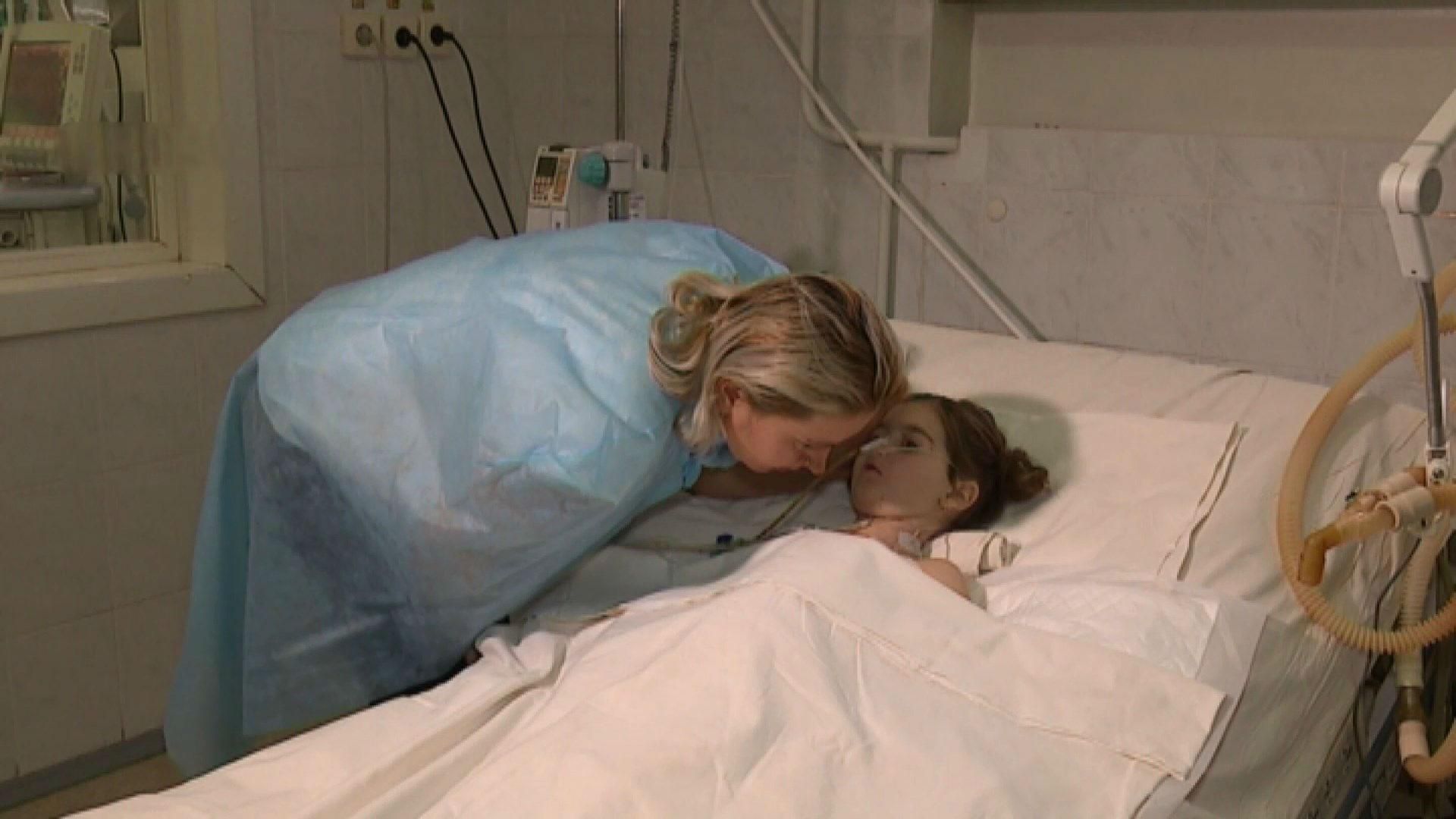 Дніпровські медики розповіли, в якому стані постраждала від вибуху на Донеччині дівчинка