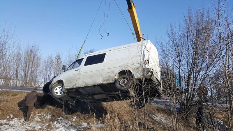 Мікроавтобус волонтерів потрапив у ДТП на Запоріжжі: з'явились фото Мікроавтобус волонтерів потрапив у ДТП на Запоріжжі: з'явились фото
