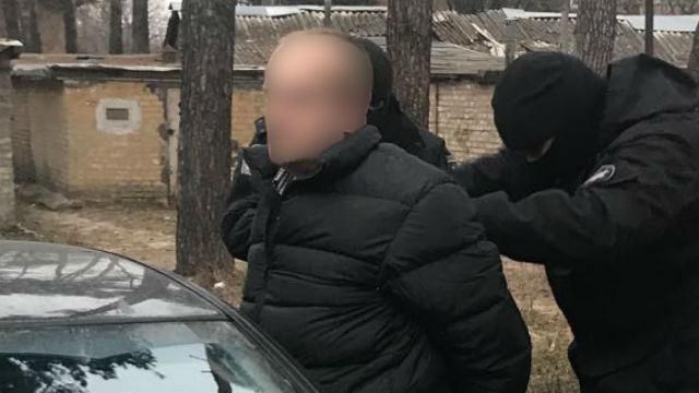 В міграційні службі налагодили бізнес – біометричні паспорти продають по 11 тисяч В міграційні службі налагодили бізнес – біометричні паспорти продають по 11 тисяч