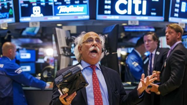 У США вдруге за тиждень обвалились біржі У США вдруге за тиждень обвалились біржі