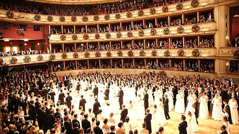 Как Порошенко с супругой побывал на Венском балу: яркие фото Как Порошенко с супругой побывал на Венском балу: яркие фото