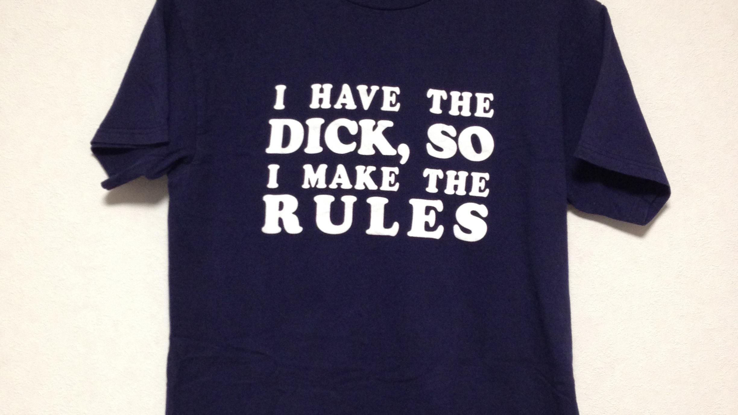 В России казачий атаман вышел за наградой в футболке с надписью о своем пенисе В России казачий атаман вышел за наградой в футболке с надписью о своем пенисе