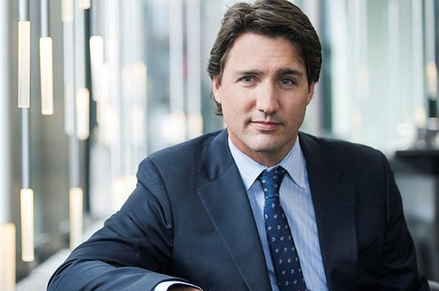 Кортеж Трюдо потрапив у ДТП: є постраждалі Кортеж Трюдо потрапив у ДТП: є постраждалі