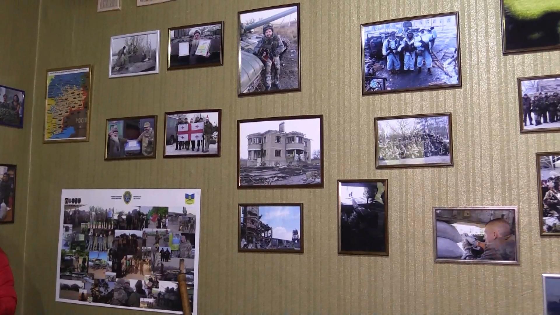 У Кривому Розі відкрили дивовижний музей АТО у звичайній школі У Кривому Розі відкрили дивовижний музей АТО у звичайній школі