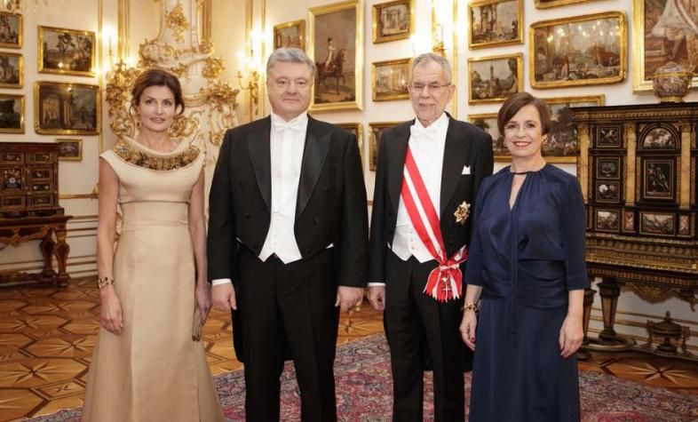 Порошенко на Віденському балу: дипломат пояснив мету поїздки