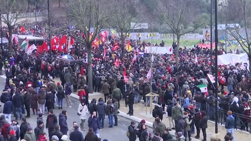 Тысячи итальянцев вышли на акцию протеста в Мачерате: известны причины