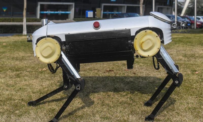 Китайські інженери представили "чотирилапого" робота на ймення Цзюеін: фото Китайські інженери представили "чотирилапого" робота на ймення Цзюеін: фото