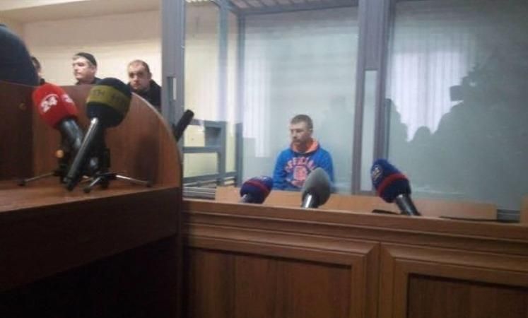 Убийство на остановке в Киеве: подозреваемому военному избрали меру пресечения Убийство на остановке в Киеве: подозреваемому военному избрали меру пресечения