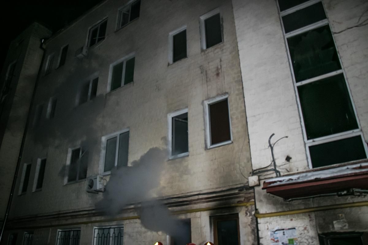 В Киеве горела многоэтажка: фото