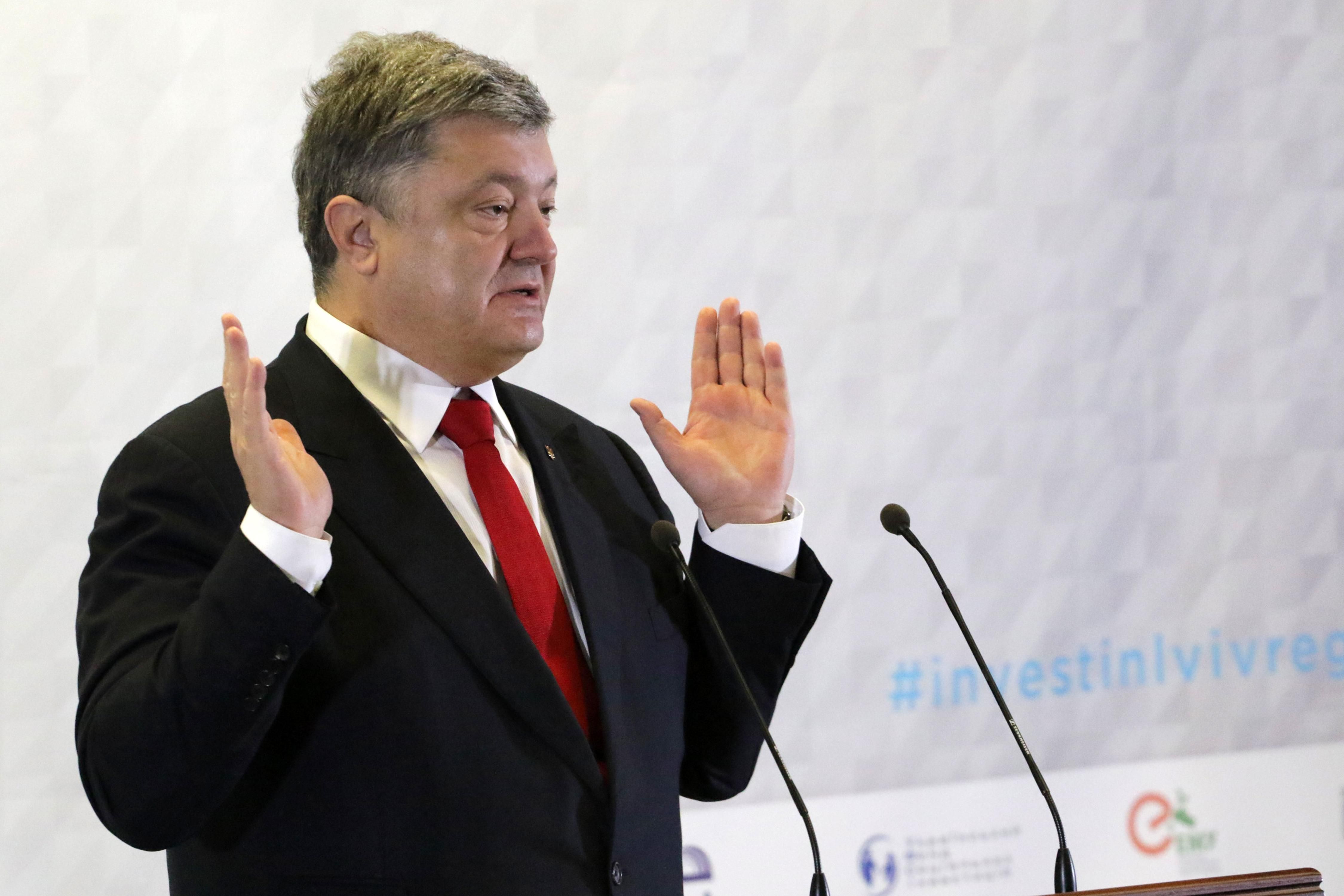 Колективна розправа над лежачим, – нардеп вказала на помилки Порошенка Колективна розправа над лежачим, – нардеп вказала на помилки Порошенка