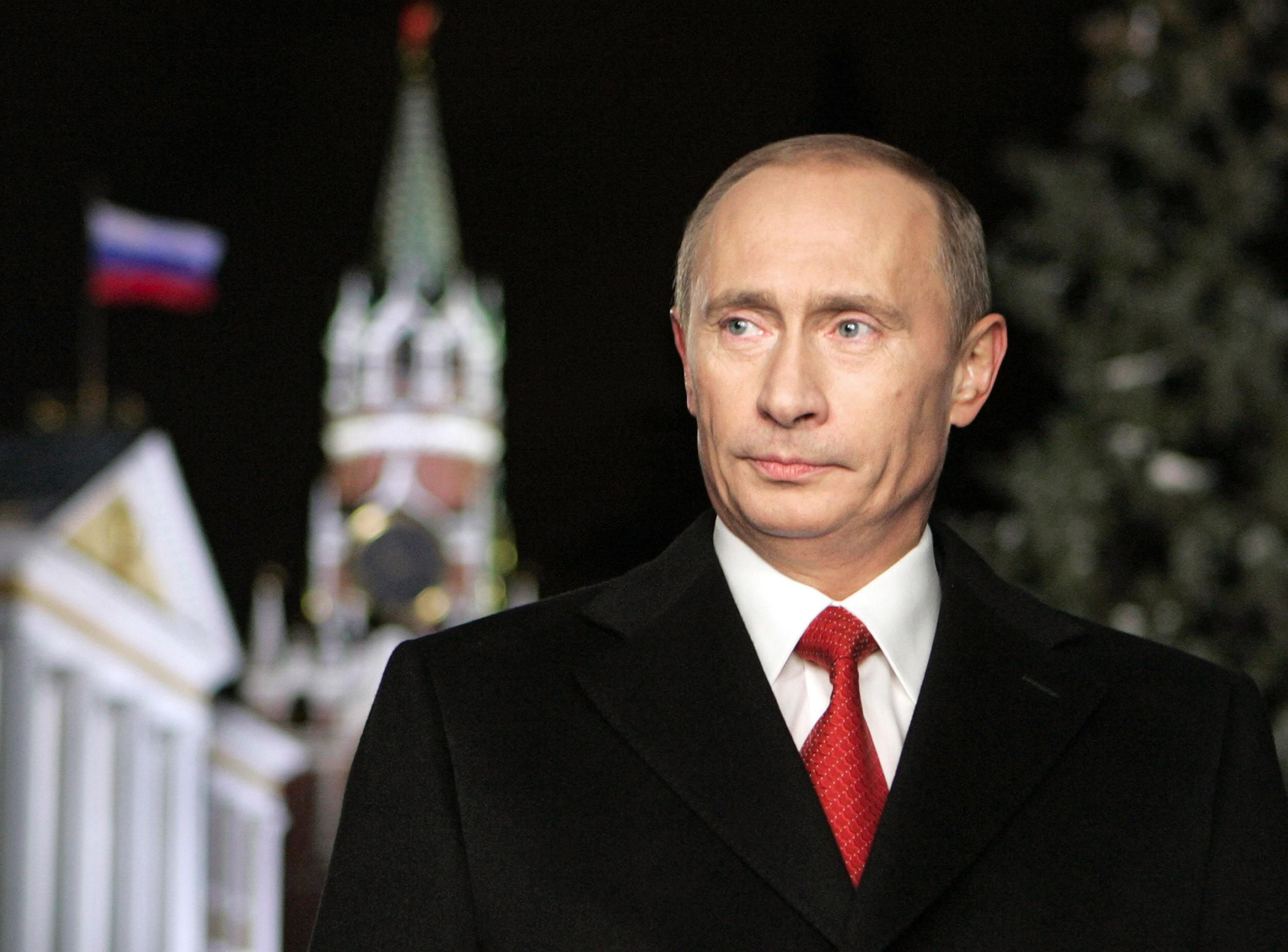 Путін скасував всі публічні заходи через хворобу, – росЗМІ
