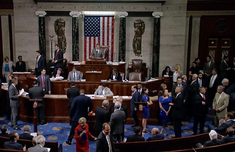 Сенаторы требуют от администрации Трампа санкций по Кремлевскому списку
Сенаторы требуют от администрации Трампа санкций по Кремлевскому списку