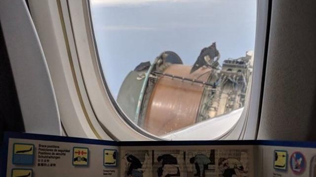 Самолет известной авиакомпании начал рассыпаться прямо во время полета: есть видео и фото Самолет известной авиакомпании начал рассыпаться прямо во время полета: есть видео и фото