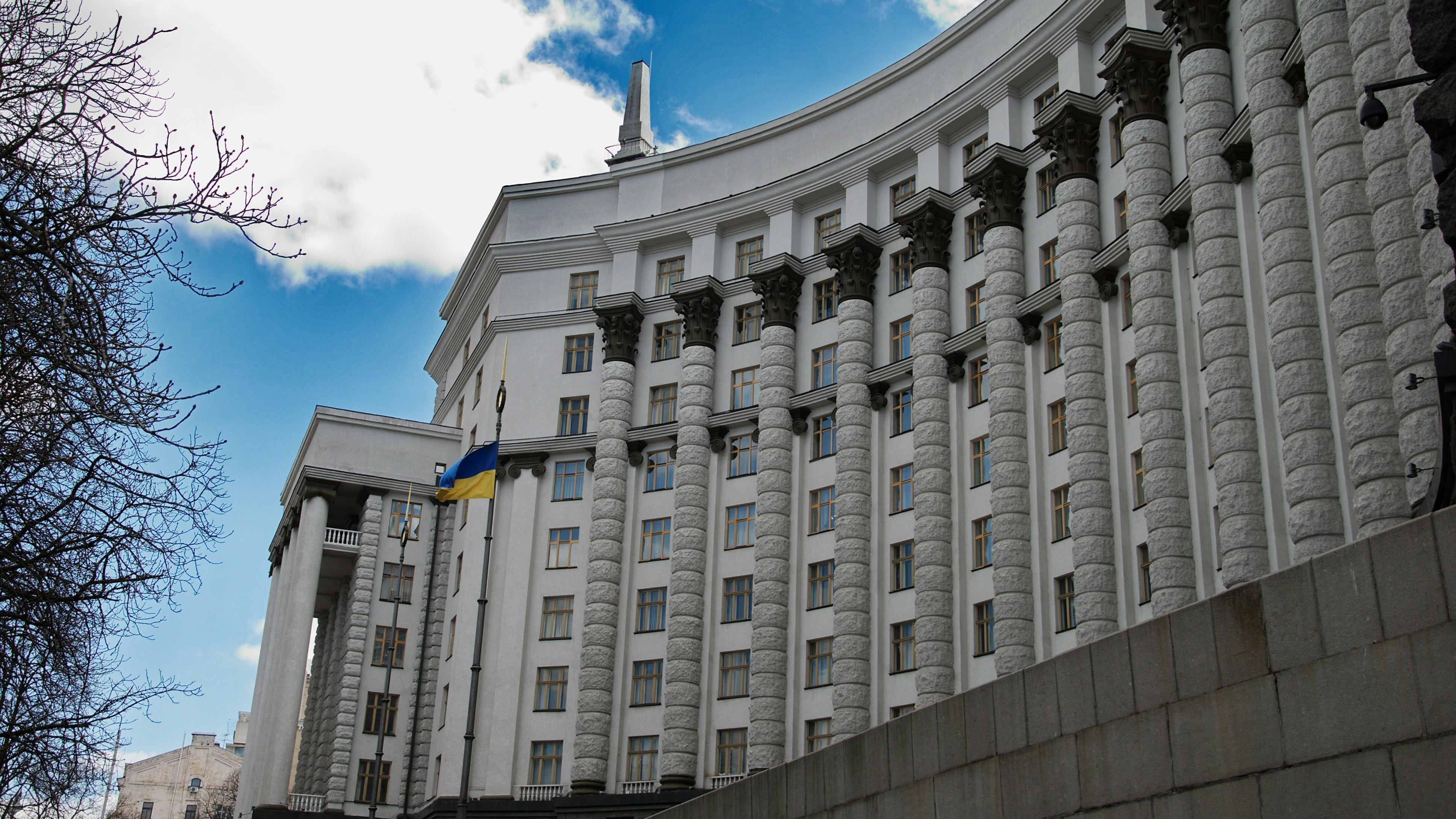 Кабмін ухвалив важливе рішення щодо "мовної" статті закону про освіту Кабмін ухвалив важливе рішення щодо "мовної" статті закону про освіту