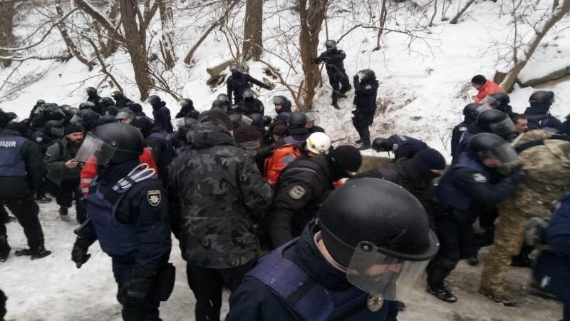 Суд на Трухановым: увеличилось количество раненых в результате столкновений