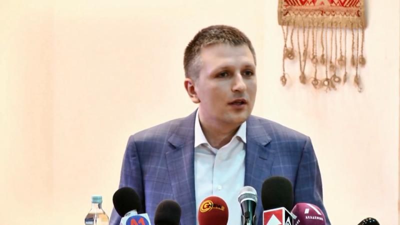 За що "Інтерпол" розшукує нардепа-мільйонера Голубова, який очолює "Інтернет партію України" За що "Інтерпол" розшукує нардепа-мільйонера Голубова, який очолює "Інтернет партію України"