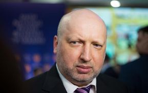 Не хотел сеять панику: Турчинов объяснил, почему лгал украинцам