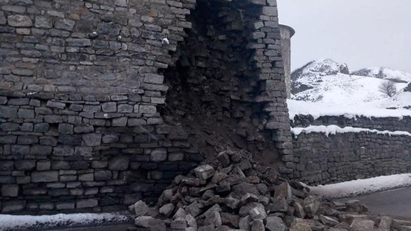 В Каменце-Подольском обвалилась часть легендарной крепости: фото В Каменце-Подольском обвалилась часть легендарной крепости: фото