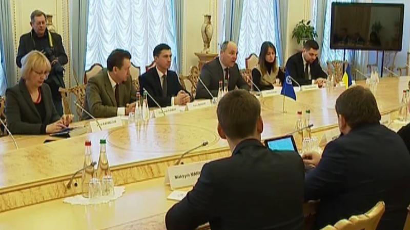 Закон про Антикорупційний суд ухвалять до травня, – Парубій
Закон про Антикорупційний суд ухвалять до травня, – Парубій