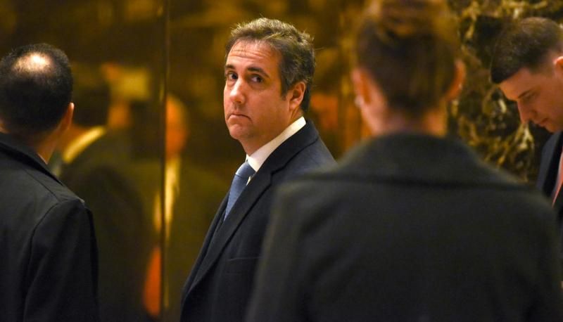 Адвокат Трампа признался, что заплатил 130 тысяч скандальной порнозвезде из своего кармана